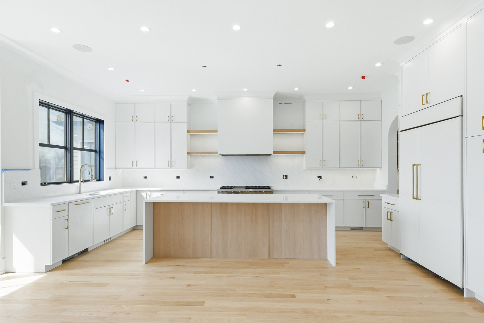 1410 W Laverne Avenue