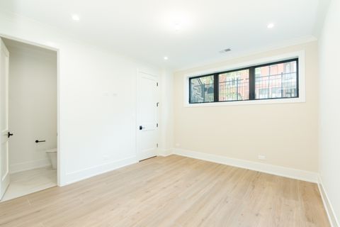 Tiny photo for 1410 W Laverne Avenue, Park Ridge, IL 60068 (MLS # 12568365)