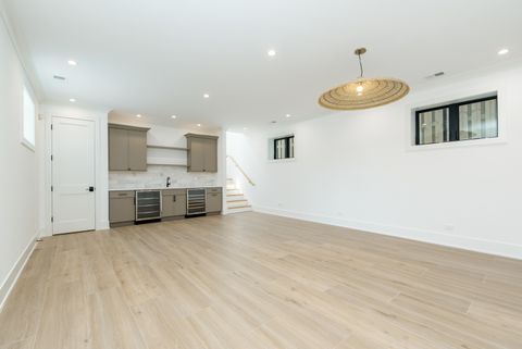 Tiny photo for 1410 W Laverne Avenue, Park Ridge, IL 60068 (MLS # 12568365)