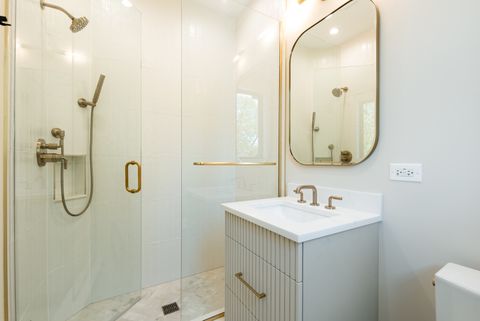 Tiny photo for 1410 W Laverne Avenue, Park Ridge, IL 60068 (MLS # 12568365)