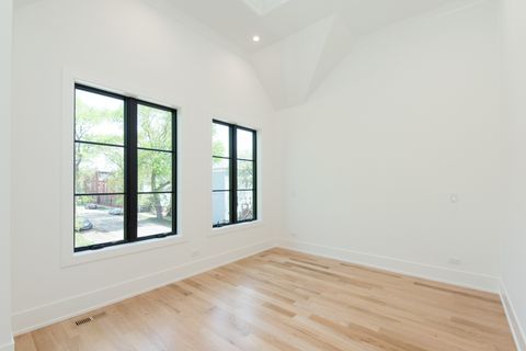 Tiny photo for 1410 W Laverne Avenue, Park Ridge, IL 60068 (MLS # 12568365)