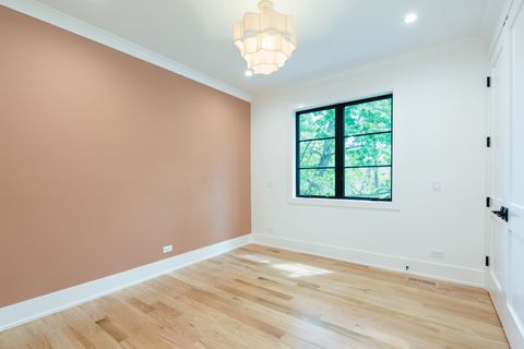 Tiny photo for 1410 W Laverne Avenue, Park Ridge, IL 60068 (MLS # 12568365)