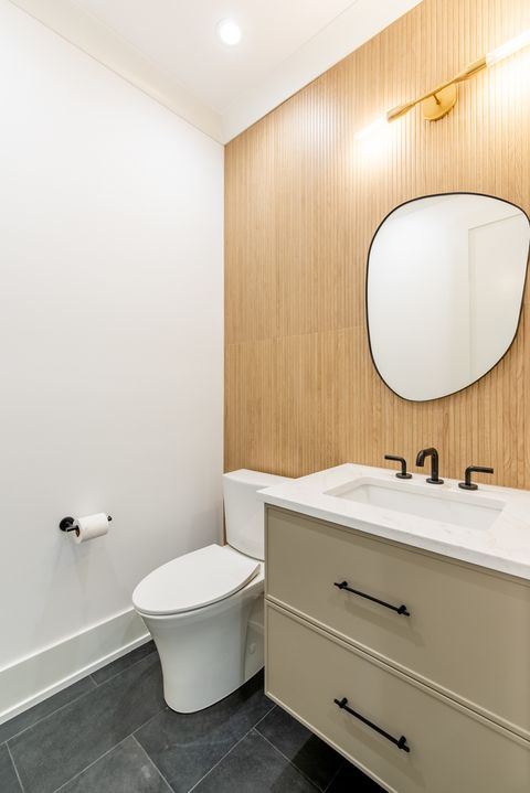 Tiny photo for 1410 W Laverne Avenue, Park Ridge, IL 60068 (MLS # 12568365)