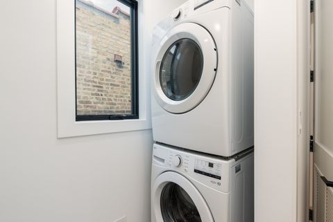 Tiny photo for 1410 W Laverne Avenue, Park Ridge, IL 60068 (MLS # 12568365)