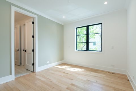 Tiny photo for 1410 W Laverne Avenue, Park Ridge, IL 60068 (MLS # 12568365)