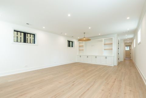 Tiny photo for 1410 W Laverne Avenue, Park Ridge, IL 60068 (MLS # 12568365)