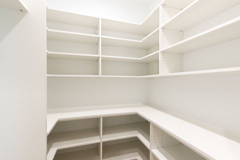 Tiny photo for 1410 W Laverne Avenue, Park Ridge, IL 60068 (MLS # 12568365)