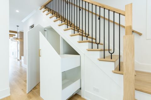 Tiny photo for 1410 W Laverne Avenue, Park Ridge, IL 60068 (MLS # 12568365)