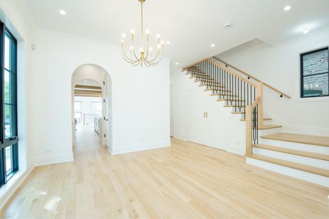 Tiny photo for 1410 W Laverne Avenue, Park Ridge, IL 60068 (MLS # 12568365)