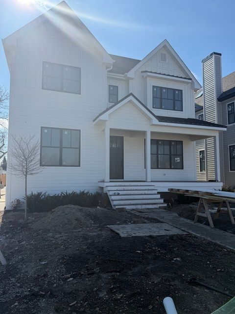 Photo of 1410 W Laverne Avenue, Park Ridge, IL 60068 (MLS # 12568365)