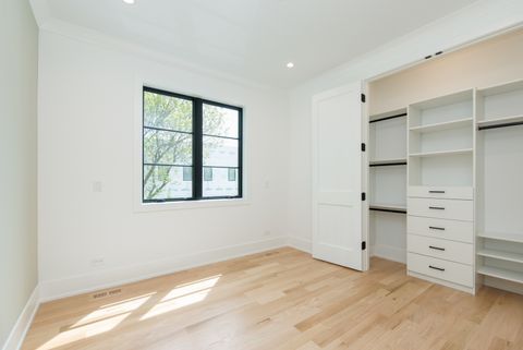 Tiny photo for 1410 W Laverne Avenue, Park Ridge, IL 60068 (MLS # 12568365)