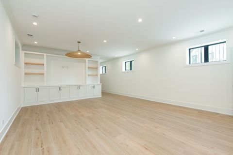 Tiny photo for 1410 W Laverne Avenue, Park Ridge, IL 60068 (MLS # 12568365)