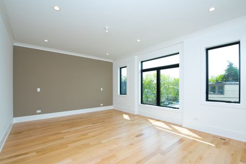 Tiny photo for 1410 W Laverne Avenue, Park Ridge, IL 60068 (MLS # 12568365)