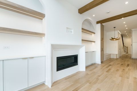 Tiny photo for 1410 W Laverne Avenue, Park Ridge, IL 60068 (MLS # 12568365)