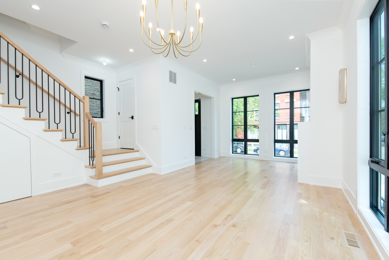 1410 W Laverne Avenue