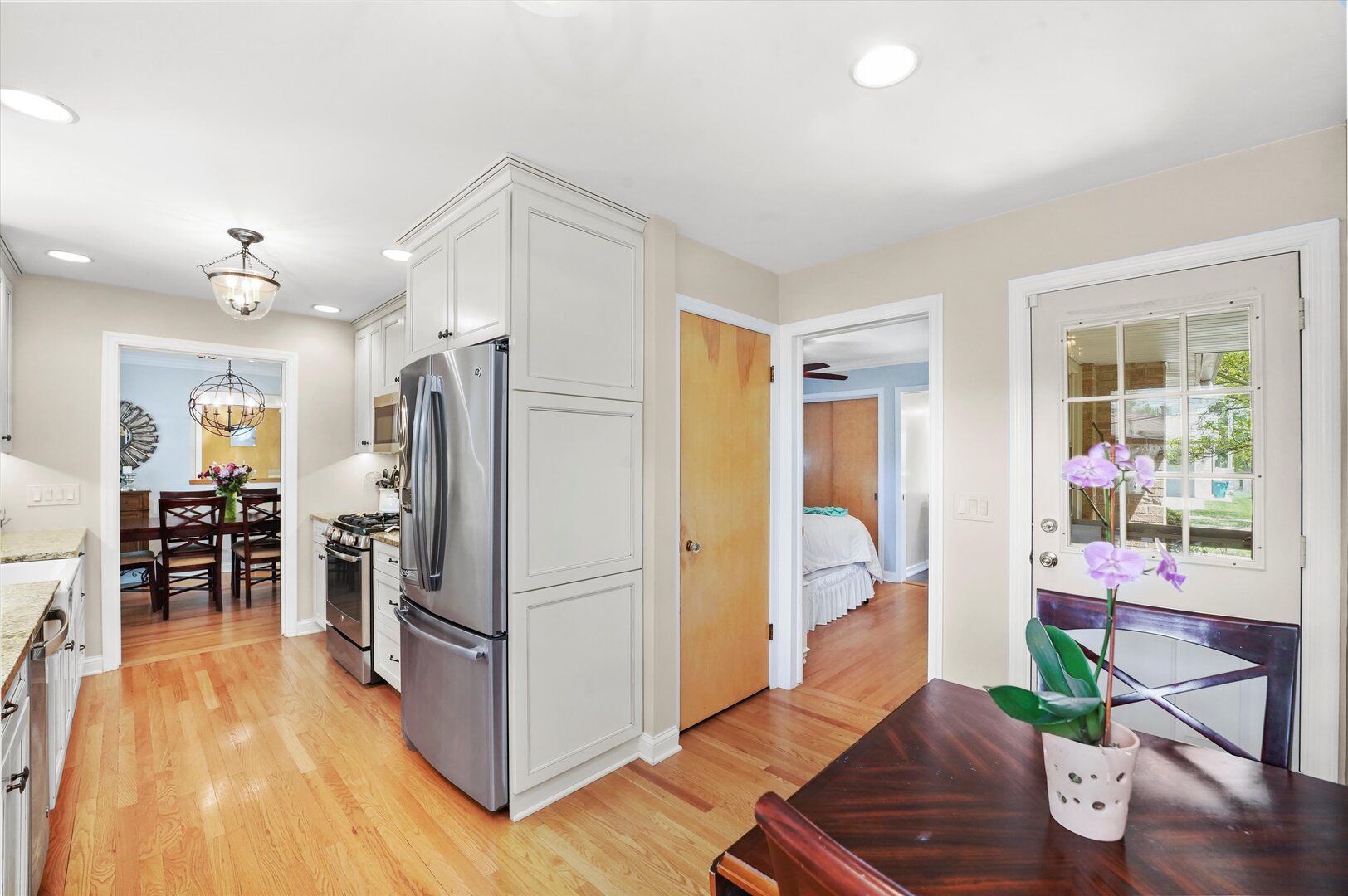 728 S Hillside Avenue