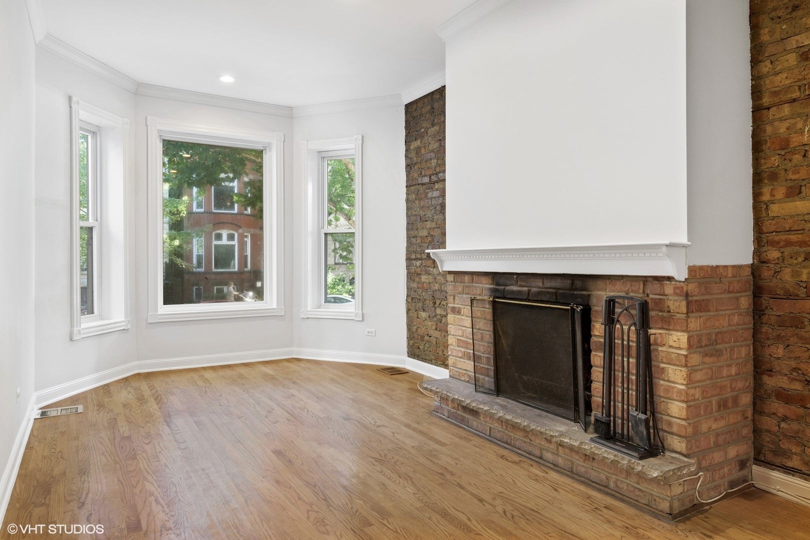 862 W Newport Avenue 1