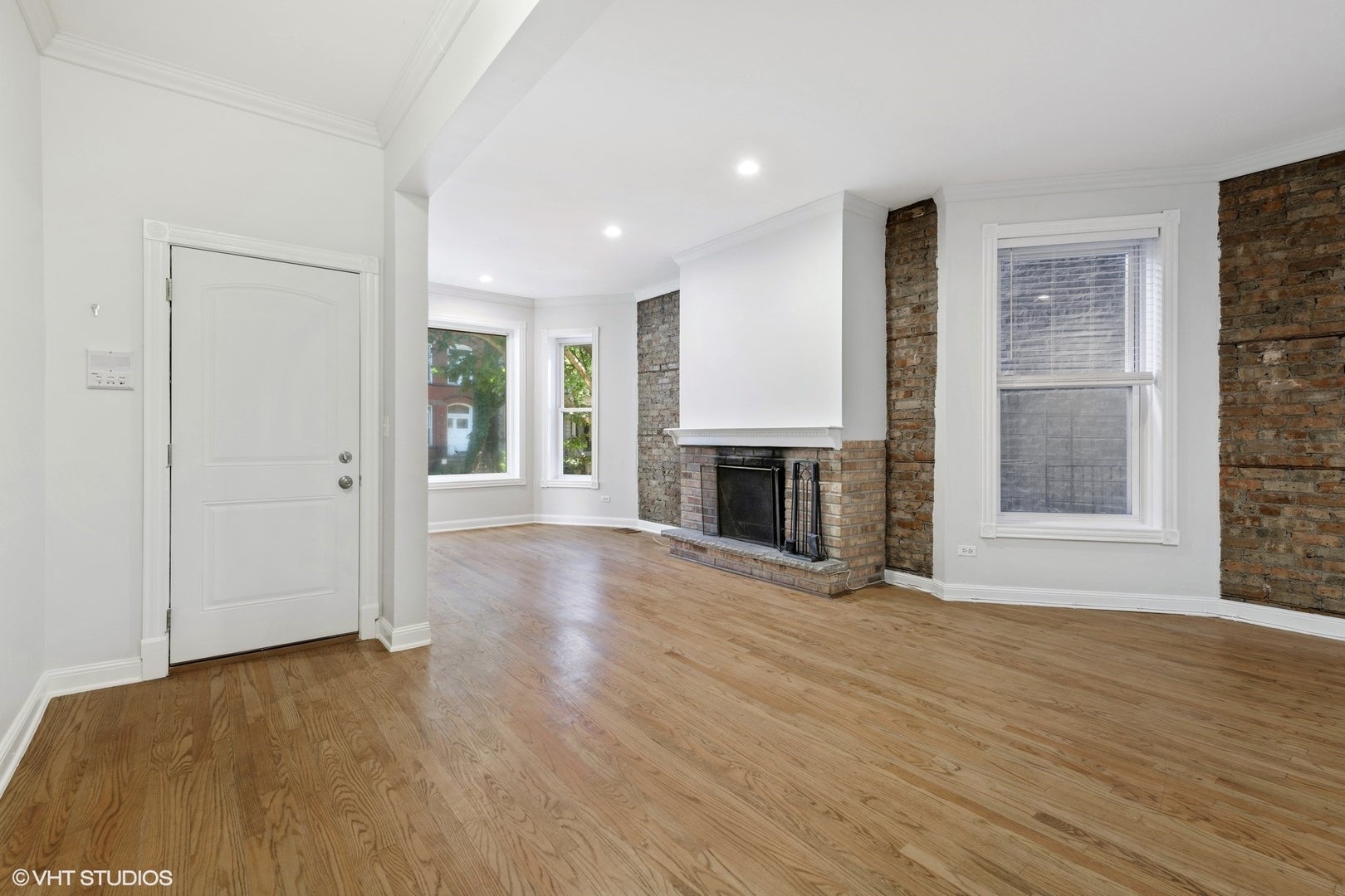 862 W Newport Avenue 1