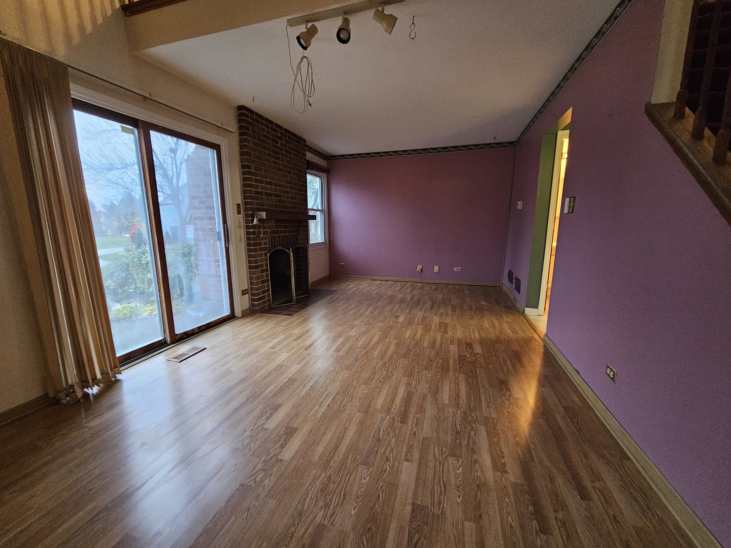 2543 College Hill Circle