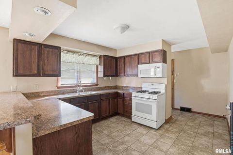 Tiny photo for 6209 FAIR Avenue, Davenport, IA 52806 (MLS # QC4269758)