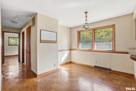 Tiny photo for 6209 FAIR Avenue, Davenport, IA 52806 (MLS # QC4269758)