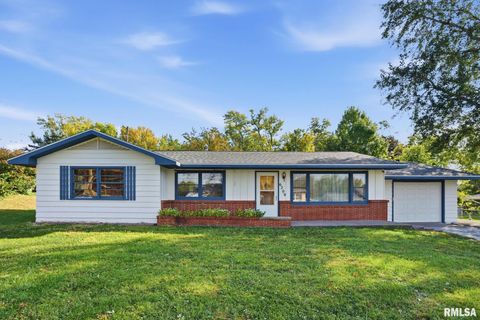 Photo of 6209 FAIR Avenue, Davenport, IA 52806 (MLS # QC4269758)