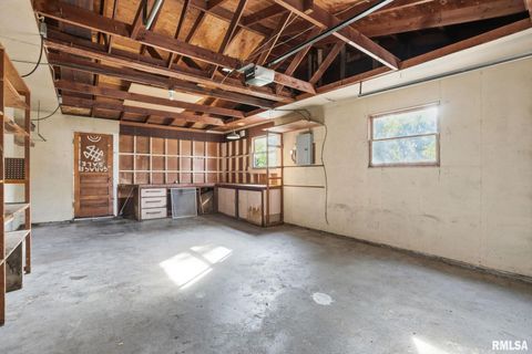 Tiny photo for 6209 FAIR Avenue, Davenport, IA 52806 (MLS # QC4269758)