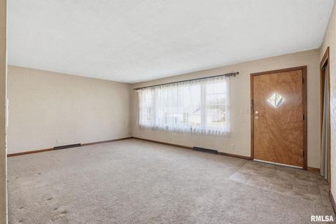 Tiny photo for 6209 FAIR Avenue, Davenport, IA 52806 (MLS # QC4269758)