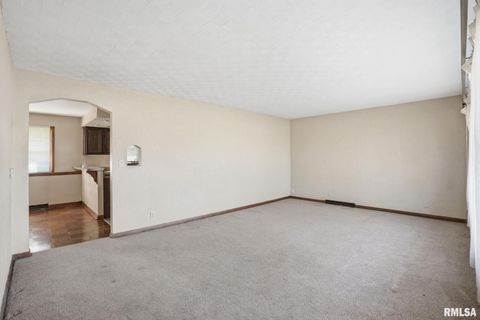 Tiny photo for 6209 FAIR Avenue, Davenport, IA 52806 (MLS # QC4269758)