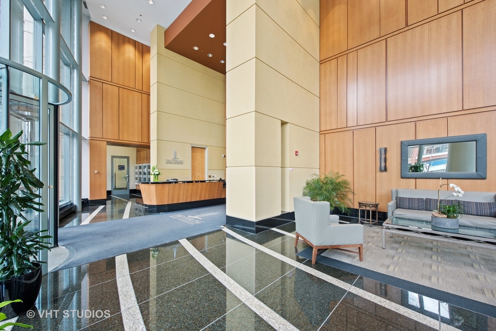 345 N LaSalle Drive 3806