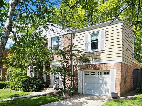 Photo of 520 Warren Avenue, Park Ridge, IL 60068 (MLS # 12643251)