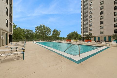 Tiny photo for 5701 N Sheridan Road #17E, Chicago, IL 60660 (MLS # 12427628)