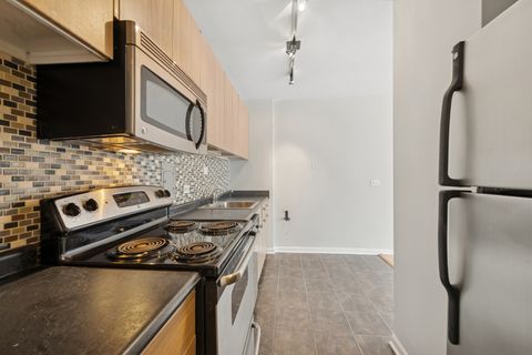 Tiny photo for 5701 N Sheridan Road #17E, Chicago, IL 60660 (MLS # 12427628)