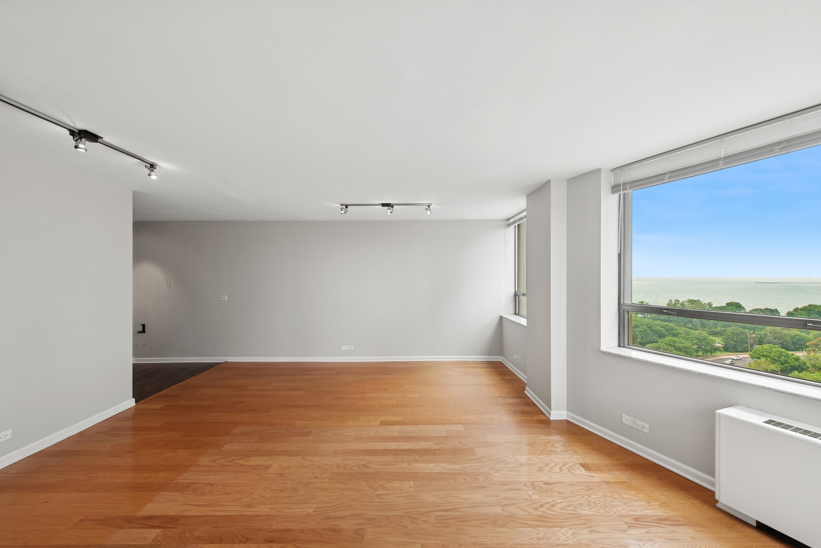 5701 N Sheridan Road 17E