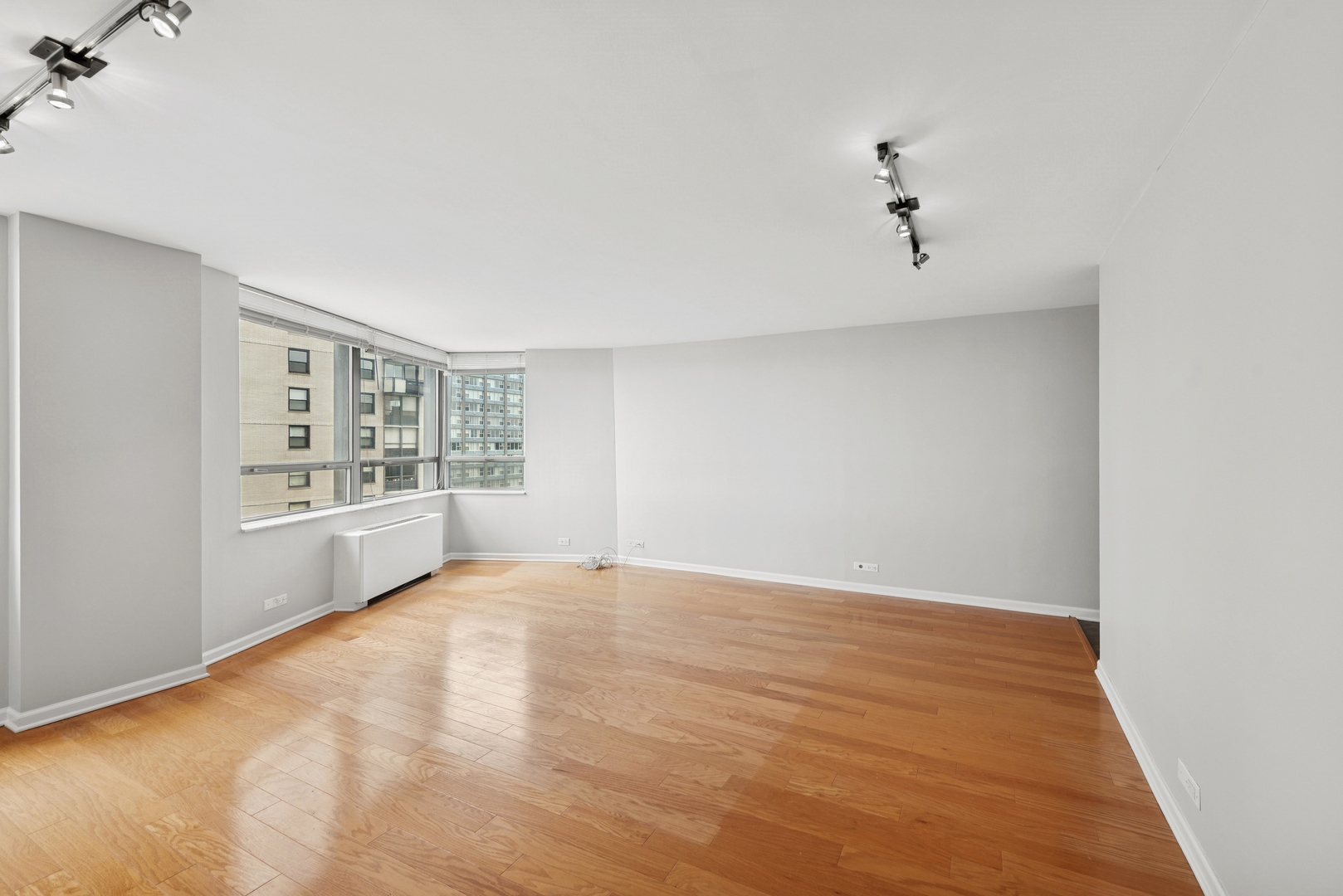 5701 N Sheridan Road 17E