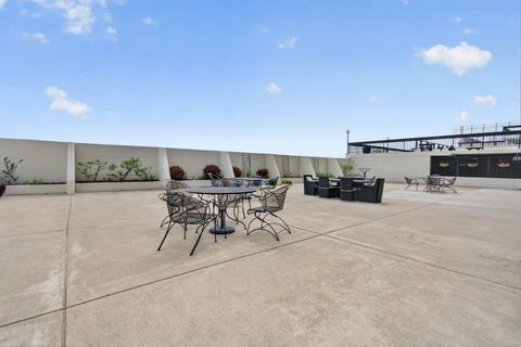 Tiny photo for 5901 N Sheridan Road #7G, Chicago, IL 60660 (MLS # 12612719)