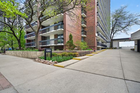 Tiny photo for 5901 N Sheridan Road #7G, Chicago, IL 60660 (MLS # 12612719)