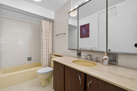 Tiny photo for 5901 N Sheridan Road #7G, Chicago, IL 60660 (MLS # 12612719)