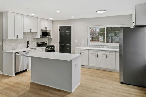 Tiny photo for 323 Mark Avenue, Glendale Heights, IL 60139 (MLS # 12583058)