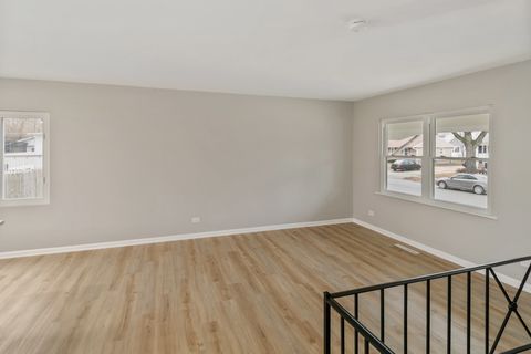 Tiny photo for 323 Mark Avenue, Glendale Heights, IL 60139 (MLS # 12583058)