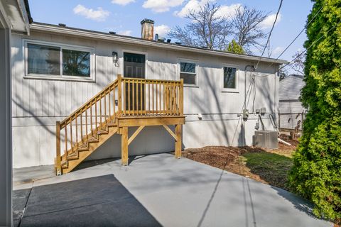 Tiny photo for 323 Mark Avenue, Glendale Heights, IL 60139 (MLS # 12583058)