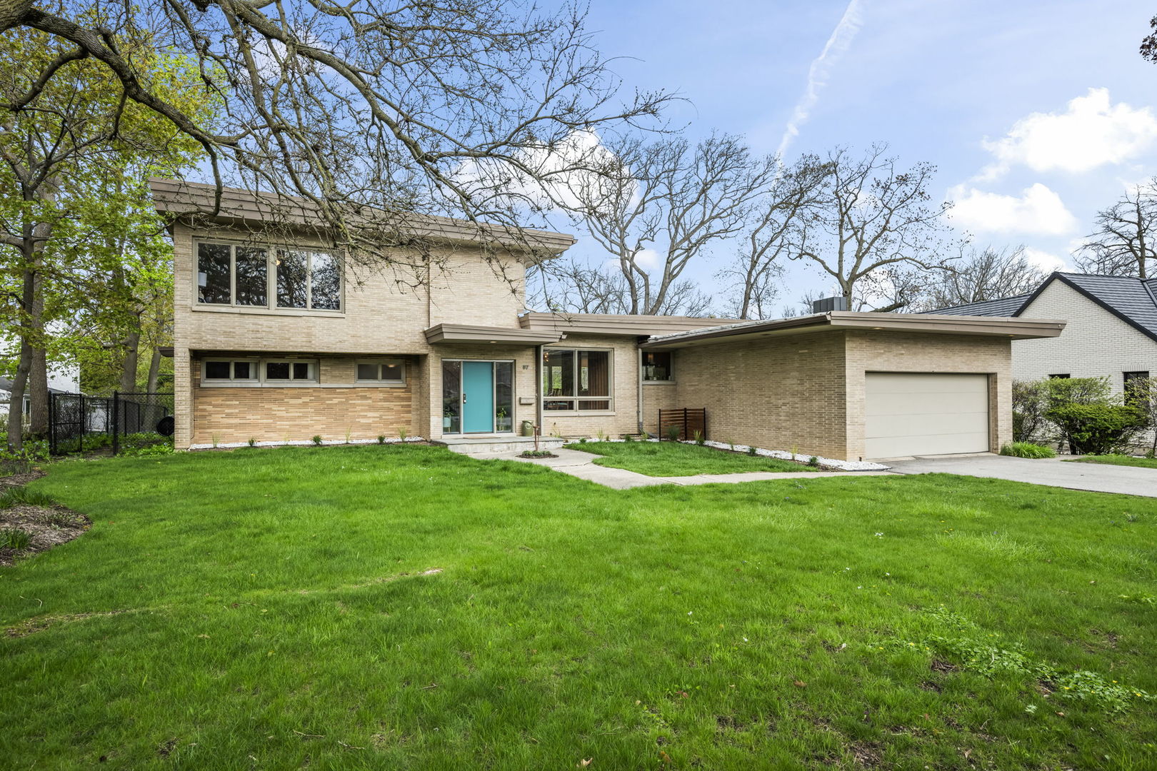 87 Ravinoaks Lane