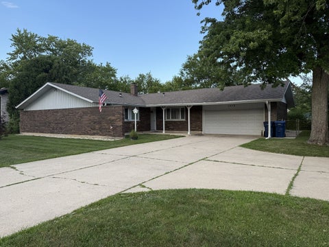 Photo of 1313 Landwehr Road, Northbrook, IL 60062 (MLS # 12756678)