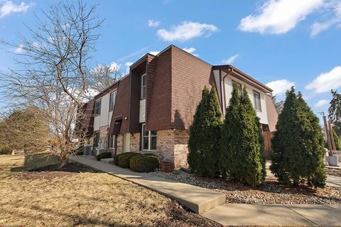 Photo of 6827 Hickory Street #C, Tinley Park, IL 60477 (MLS # 12590507)