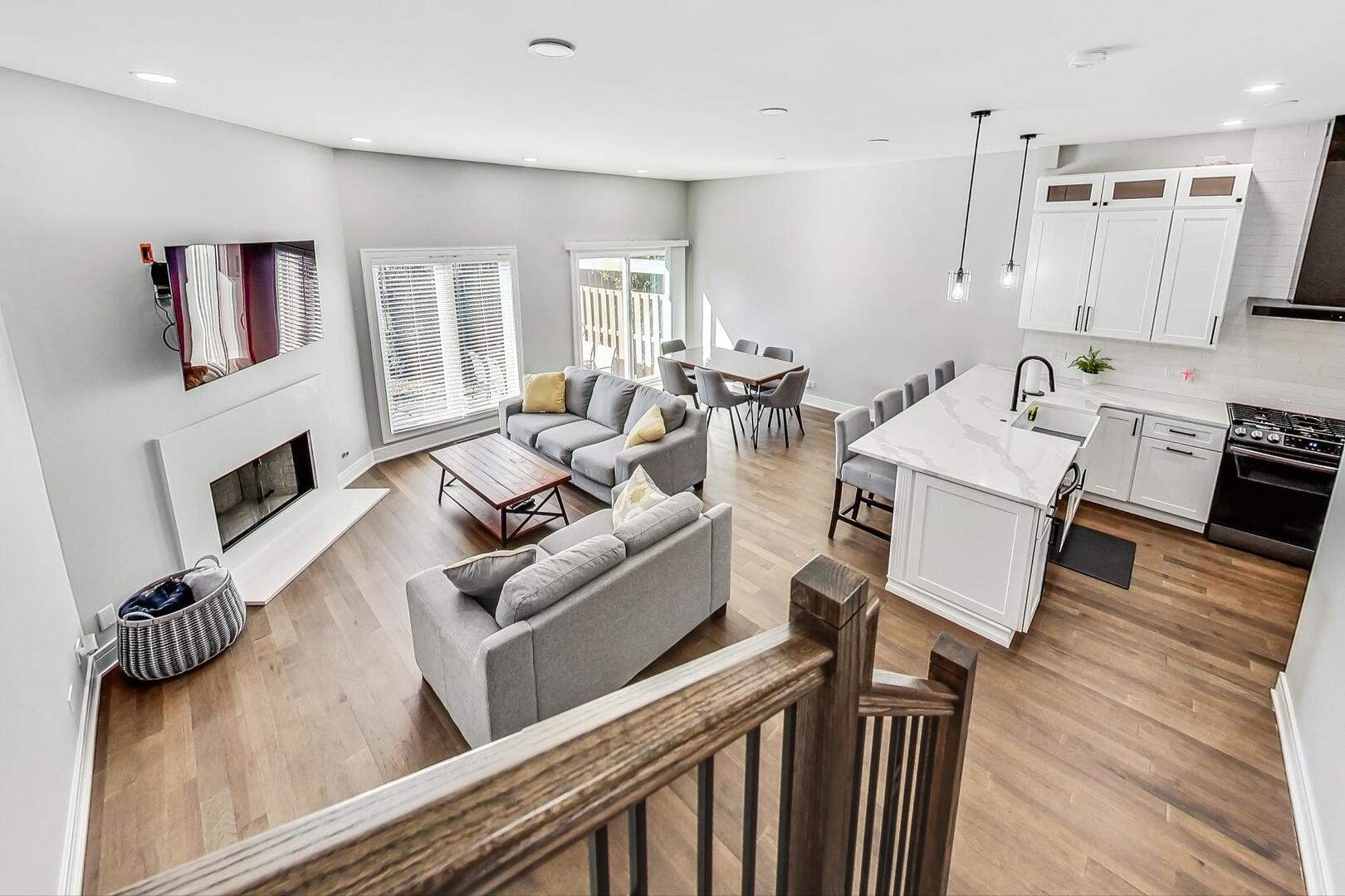 1002 Arbor Court