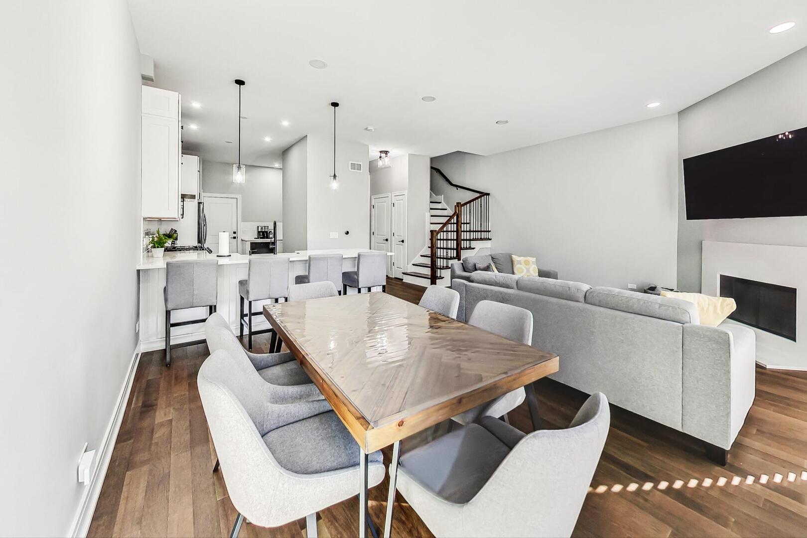 1002 Arbor Court