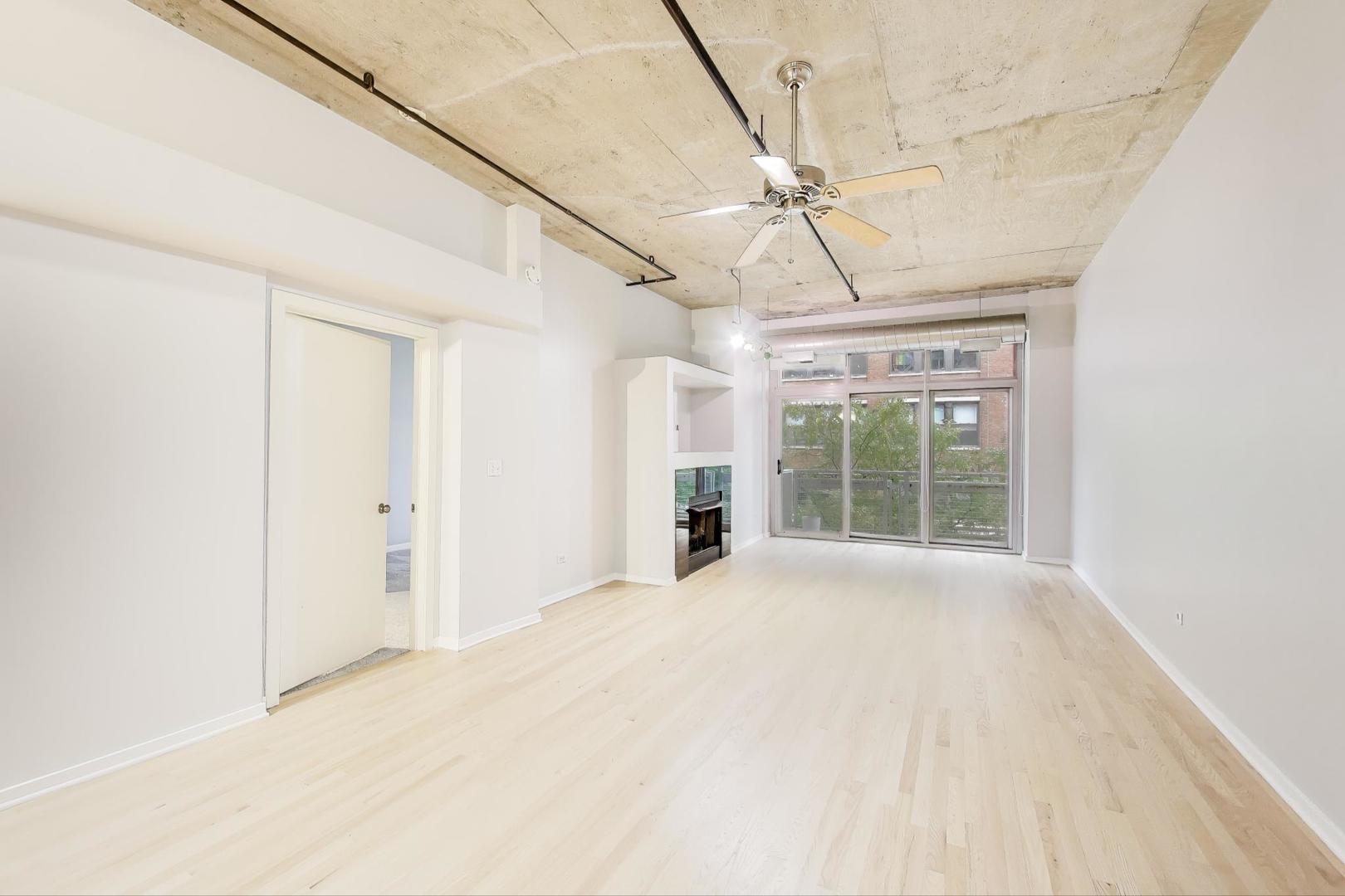 933 W Van Buren Street 304