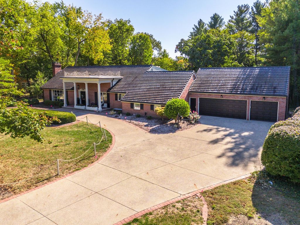 Photo for 2001 Cloud Street, Bloomington, IL 61701 (MLS # 12492002)
