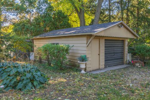 Tiny photo for 2001 Cloud Street, Bloomington, IL 61701 (MLS # 12492002)