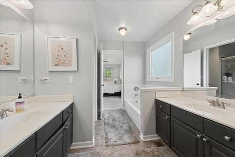 Tiny photo for 2 Daybreak Ridge Trail, Cary, IL 60013 (MLS # 12496783)